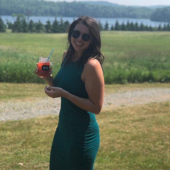 Meet your Posher, Kristin - Picture 2 of 2